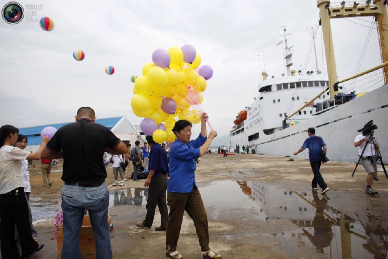            Mangyongbyong       -  , 30  2011 . (REUTERS/Carlos Barria)